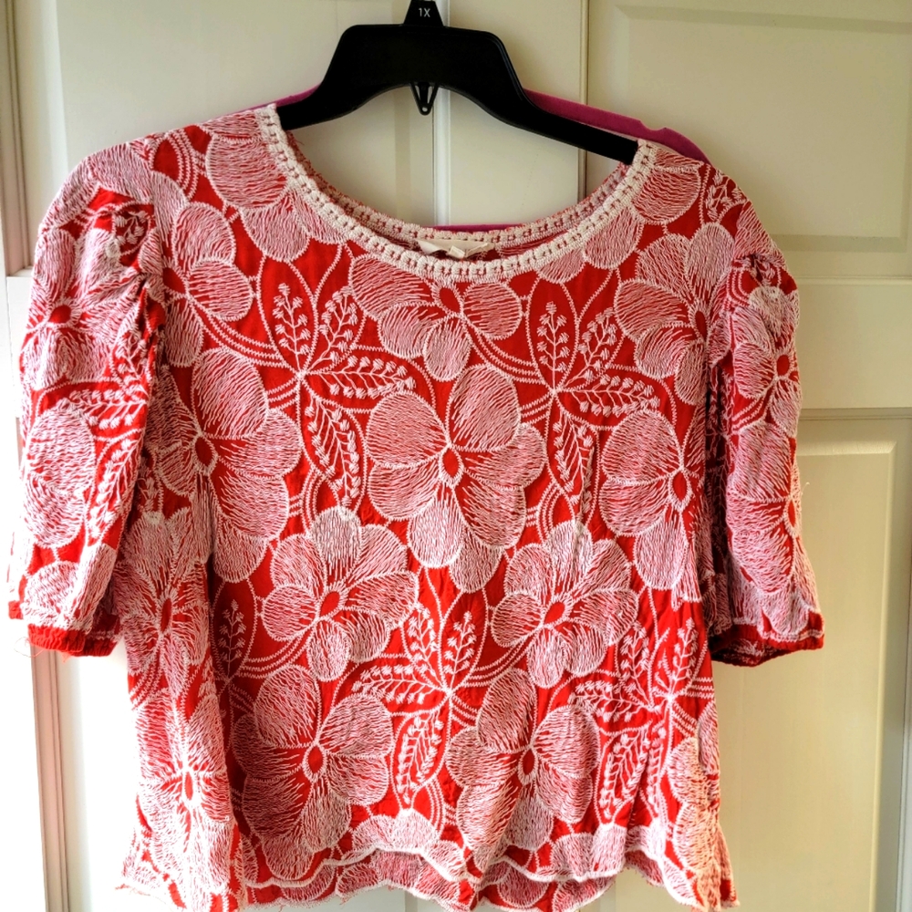 SOLITAIRE Embroidered Top